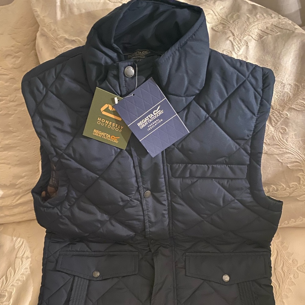 NWT size small Regatta Great outdoors navy blue quilted vest